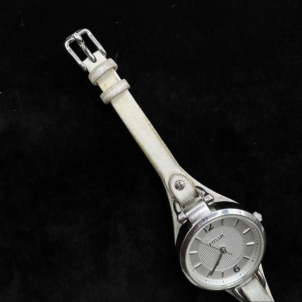 Fossil ES2829 Women’s Beige Leather Watch White Dial Needs Battery